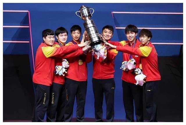 球队勇夺国际比赛冠军，为国家争得体育殊荣(international volleyball)