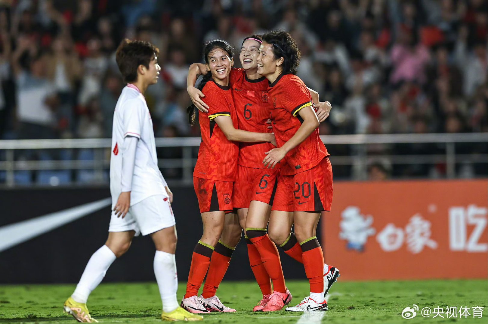 国际女足圣诞杯，北美球队热身比赛全胜出击的简单介绍