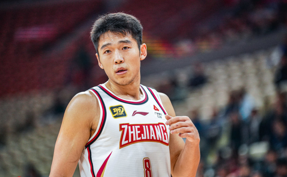 博鱼体育平台-CBA3消息！杜锋续约广东，张庆鹏担任北控新帅，杨瀚森冲击首轮