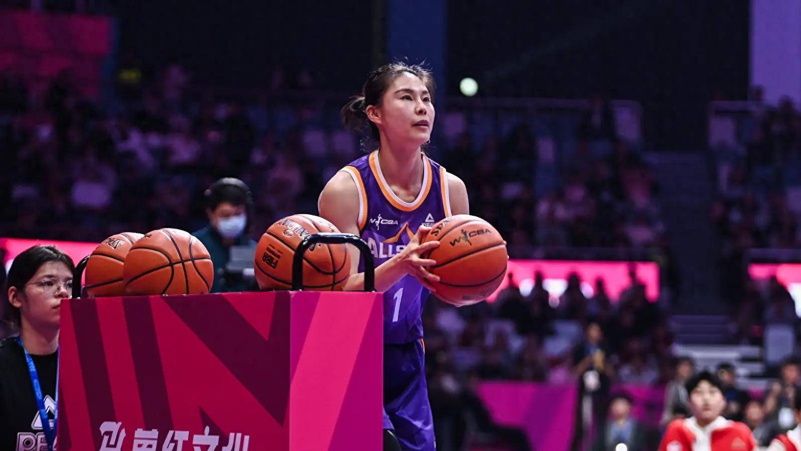 王思雨22年女篮世预赛个人集锦，对阵美国砍17分6助攻的简单介绍